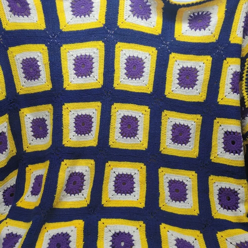 Vtg Handmade Granny Square Afghan Crochet Large Blanket Throw 70”x64” Blue White